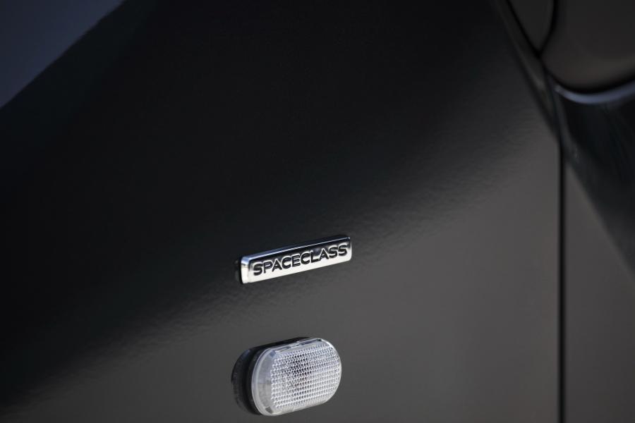 Детали экстерьера Renault Trafic SpaceClass 2017 года  (WW) (фото 3 из 43)